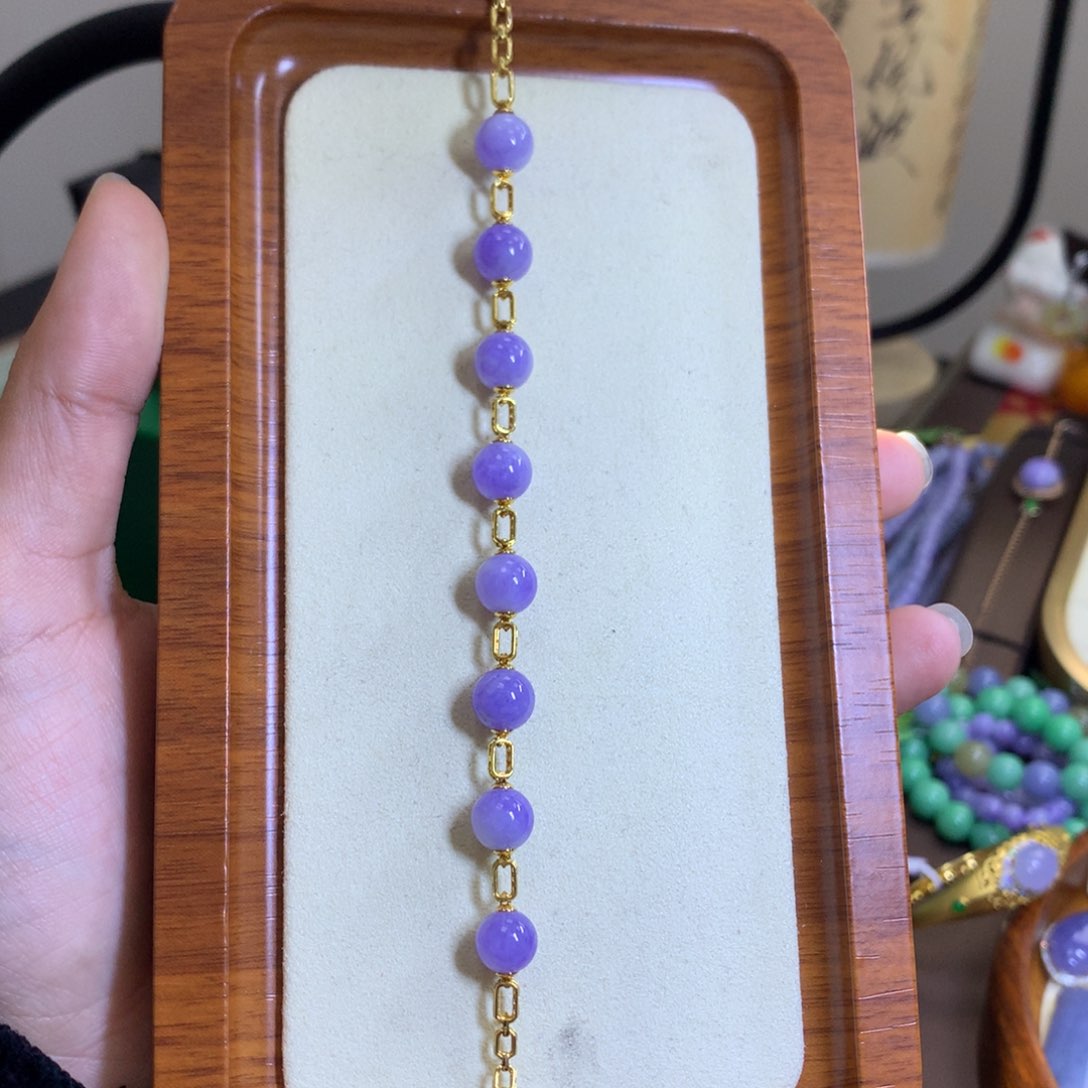 翡翠颈饰18K金镶嵌翡翠