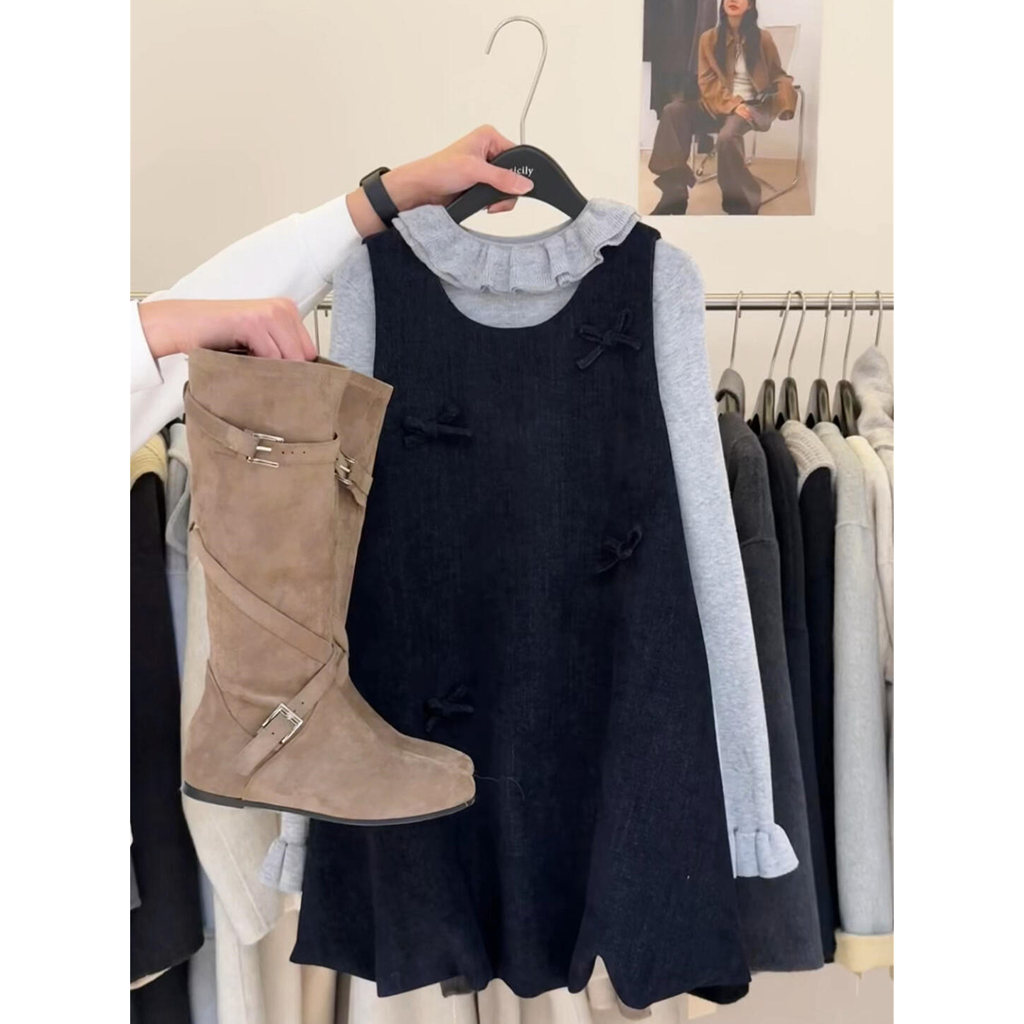 韩系穿搭黑色花苞背心连衣裙子女秋冬季2025新款高级感小个子套装