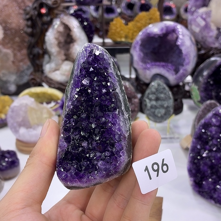 未镶嵌水晶大型摆件（非配饰）