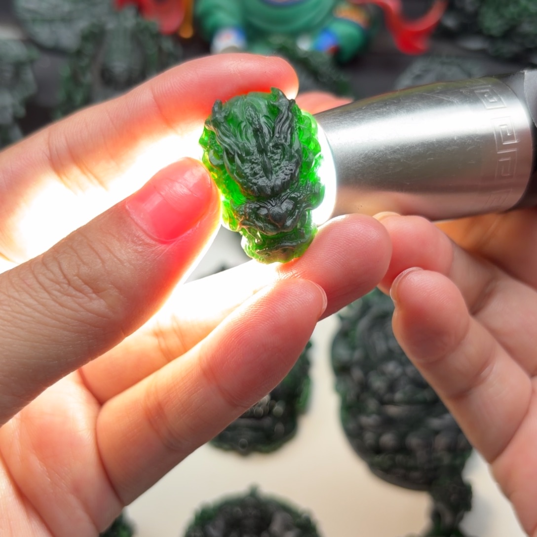 定制翡翠未镶嵌龙头