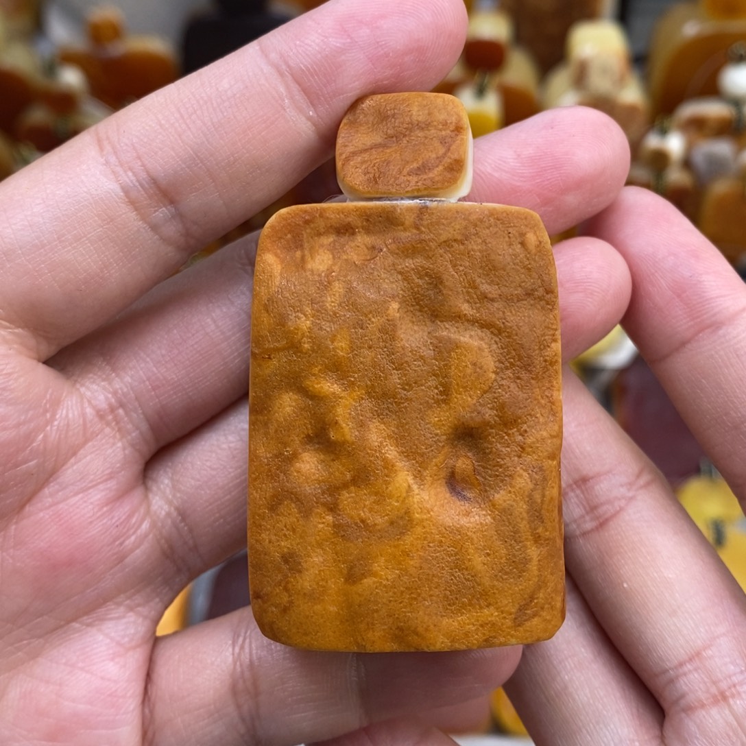 蜜蜡未镶嵌珠宝奇石