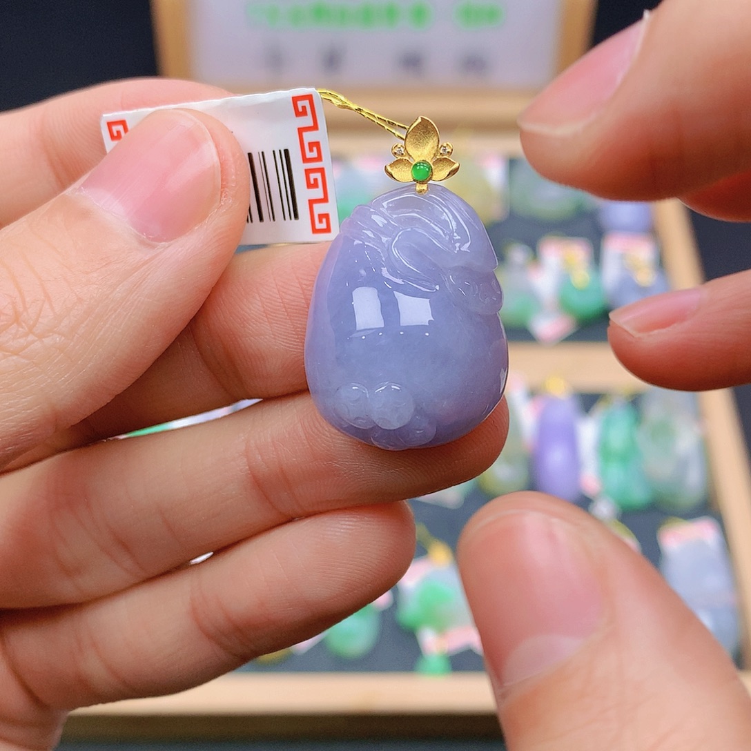 翡翠18K金镶嵌颈饰翡翠