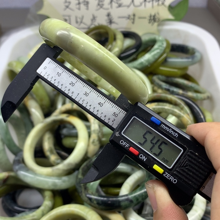 蛇纹石玉未镶嵌手镯5