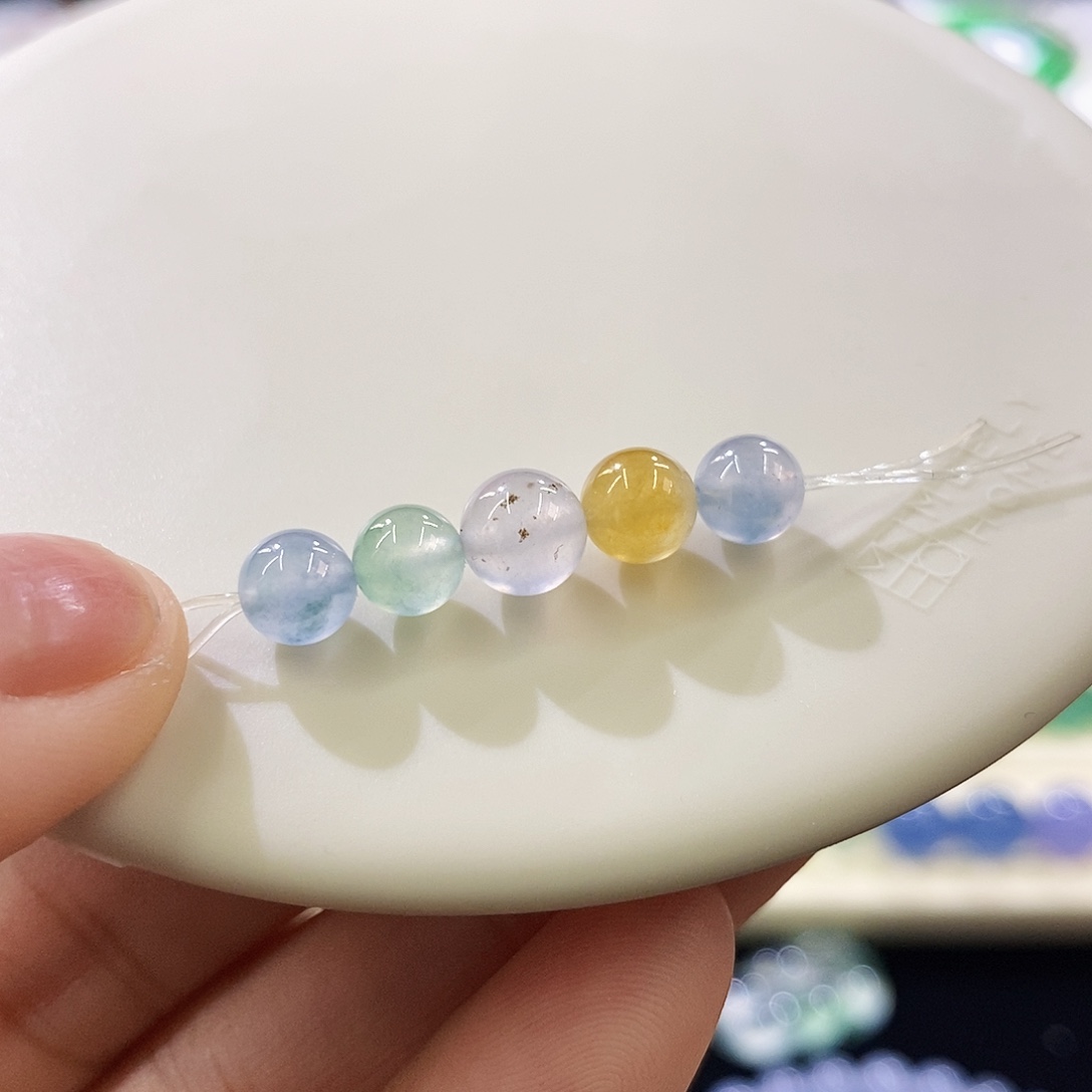 翡翠未镶嵌挂件一组珠珠