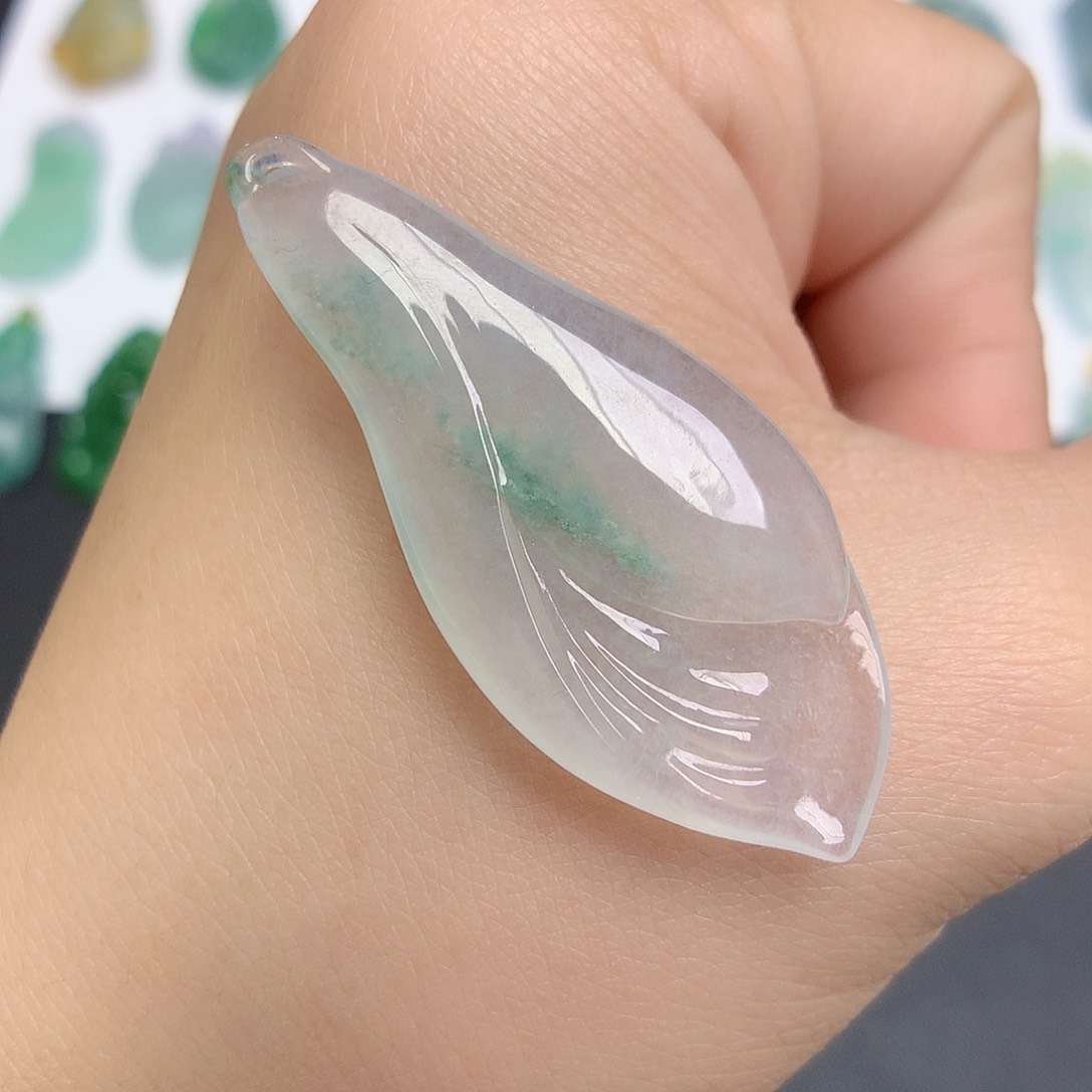 翡翠颈饰未镶嵌玉兰花