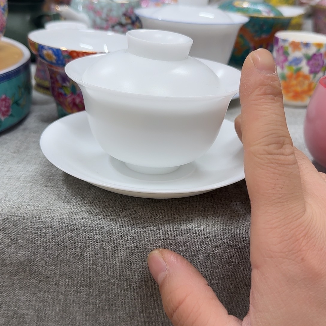 微瑕冰种盖碗一个