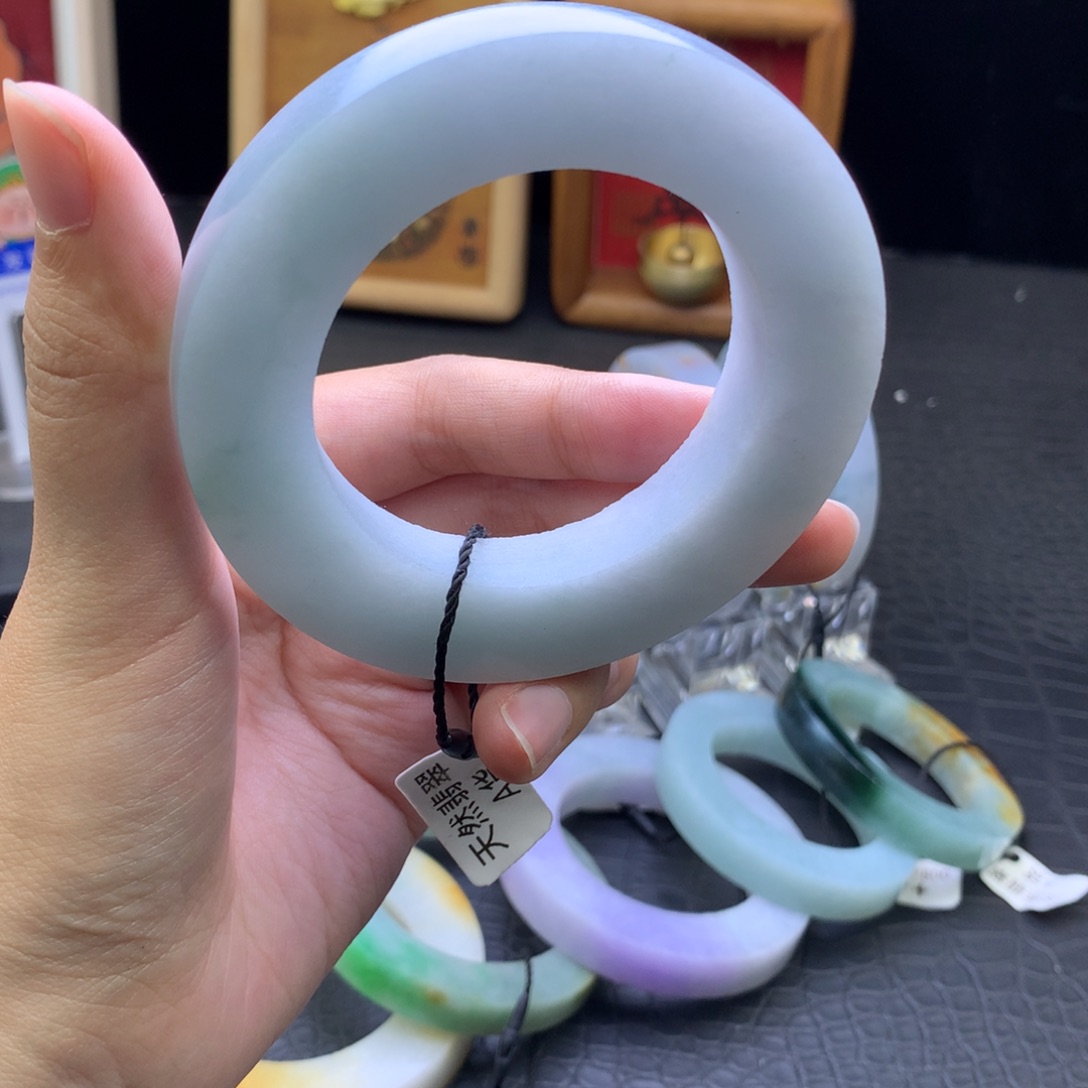 定制翡翠未镶嵌翡翠手镯