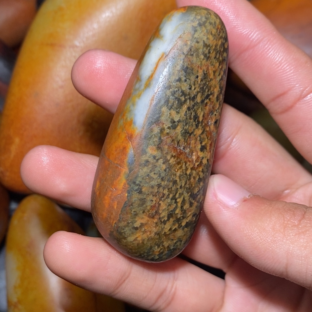 和田玉未镶嵌珠宝奇石