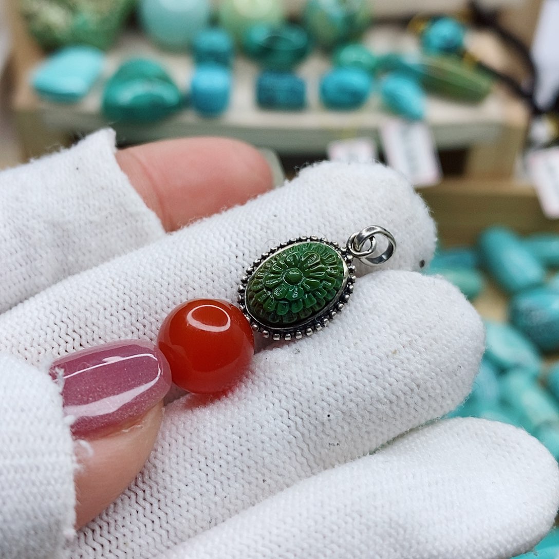 南红玛瑙颈饰未镶嵌