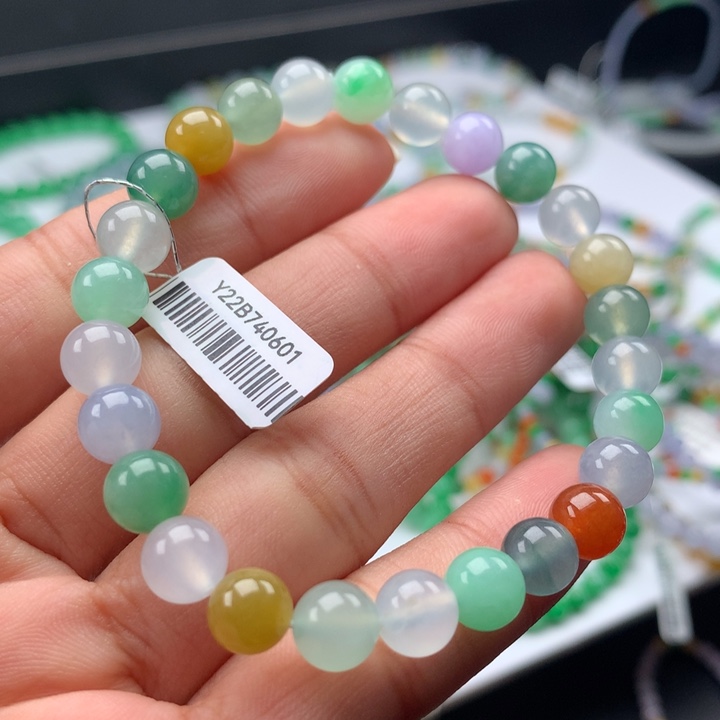 翡翠手镯未镶嵌卡