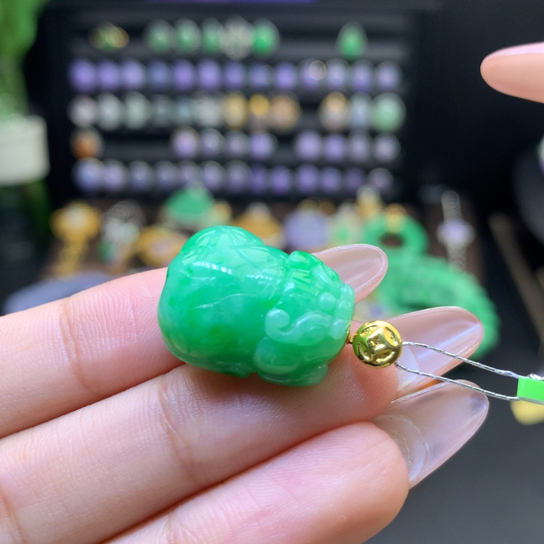 翡翠18K金镶嵌颈饰