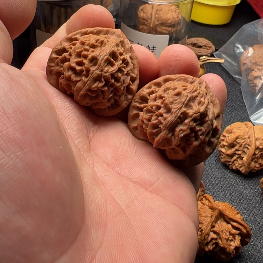 文玩核桃吊坠38全品宫灯