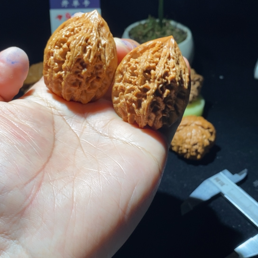 文玩核桃吊坠大古石