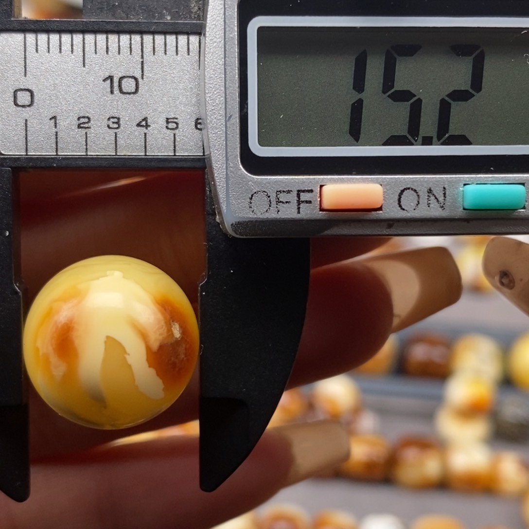 未镶嵌琥珀戒指圆珠