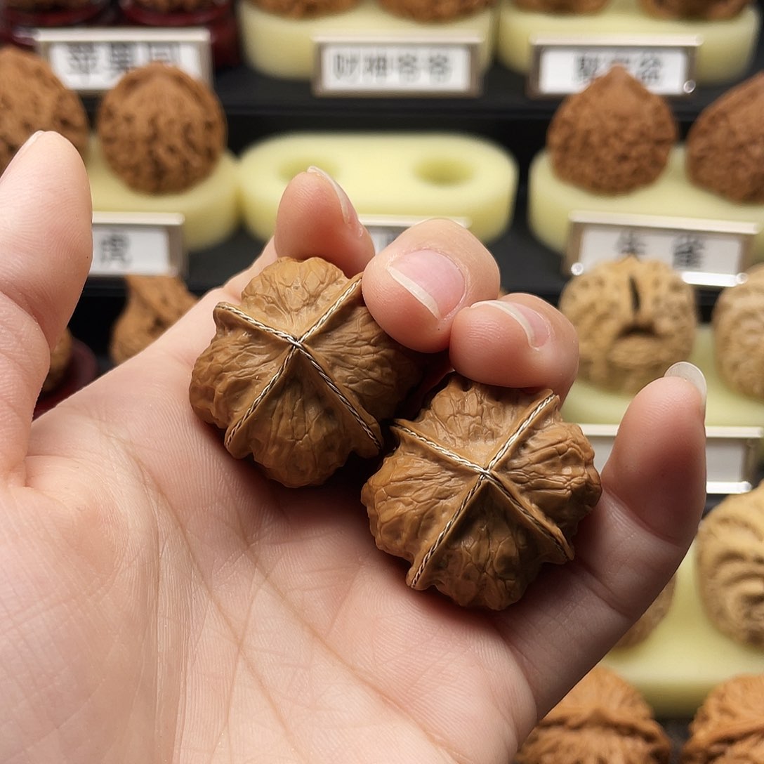 文玩核桃把件四棱