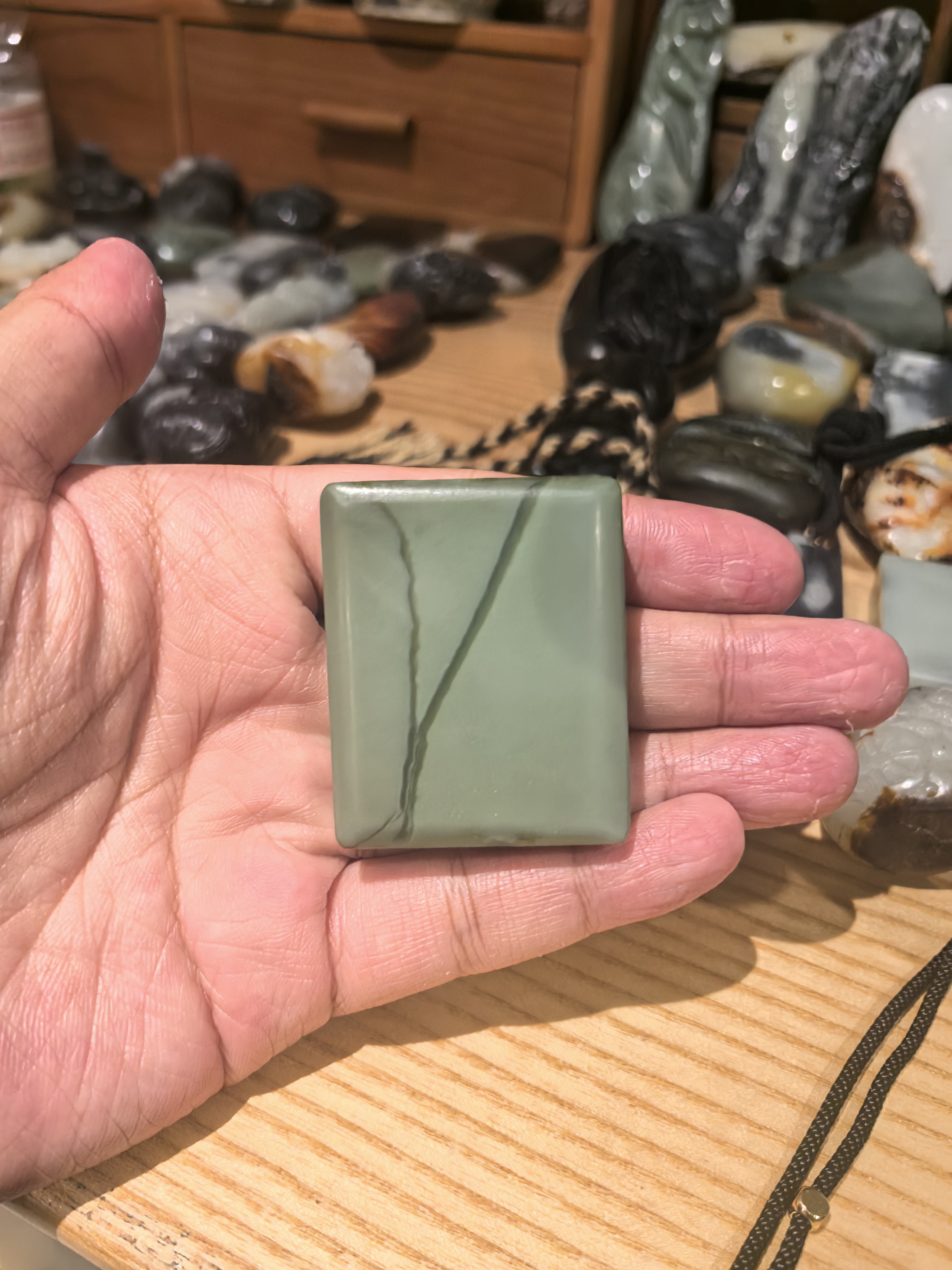 和田玉沙枣青无事牌