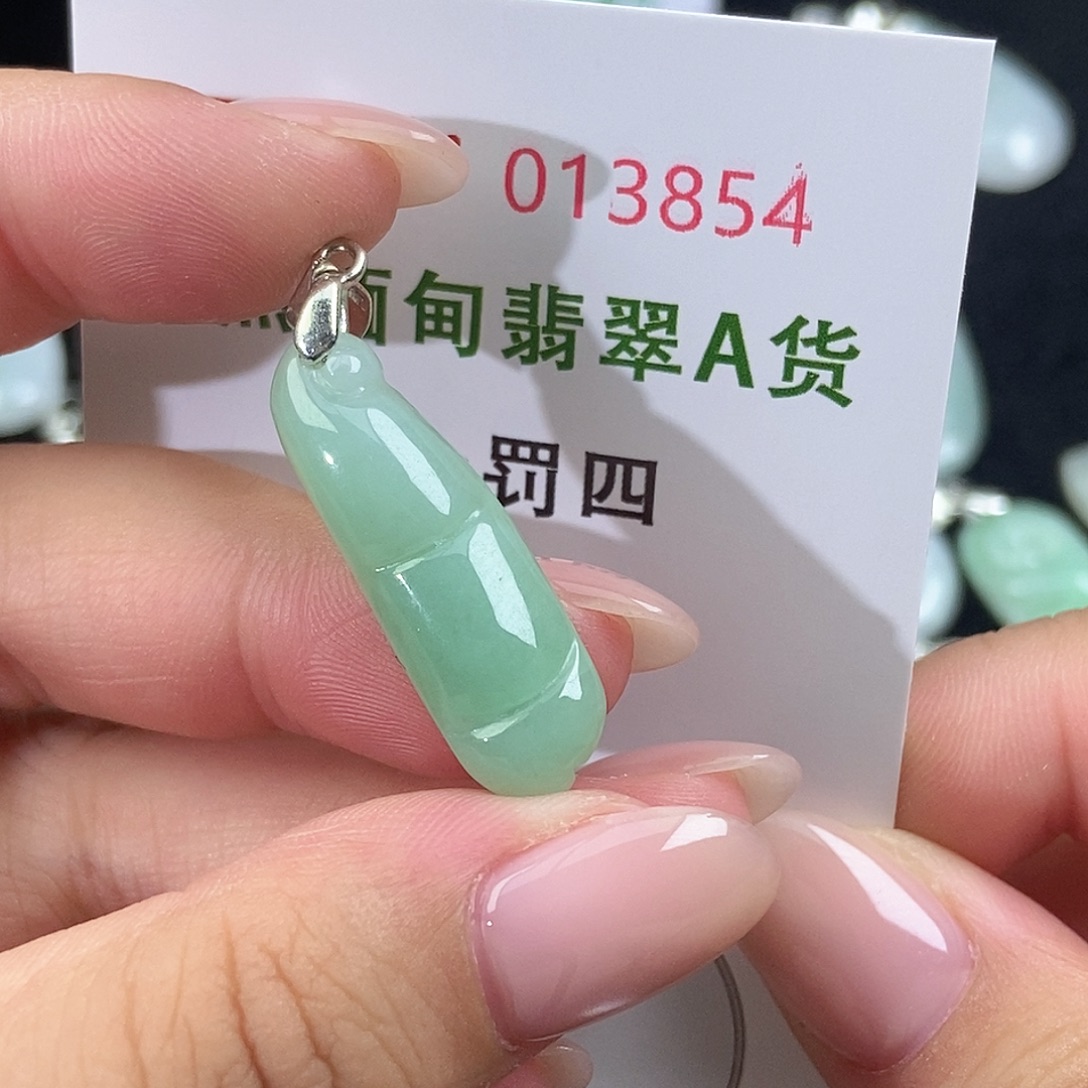 翡翠未镶嵌颈饰天然