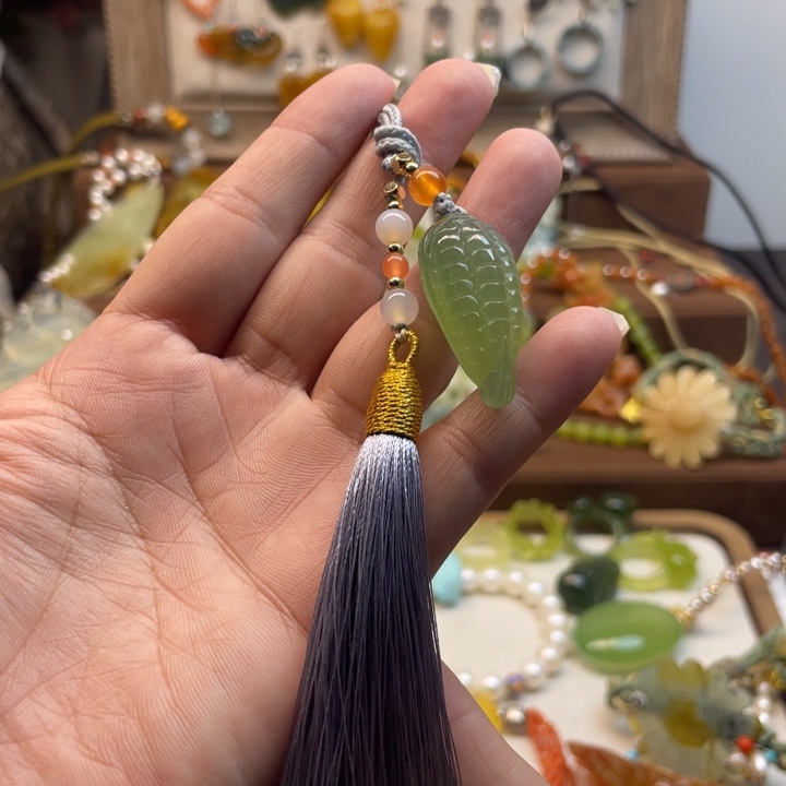 蛇纹石玉吊坠未镶嵌