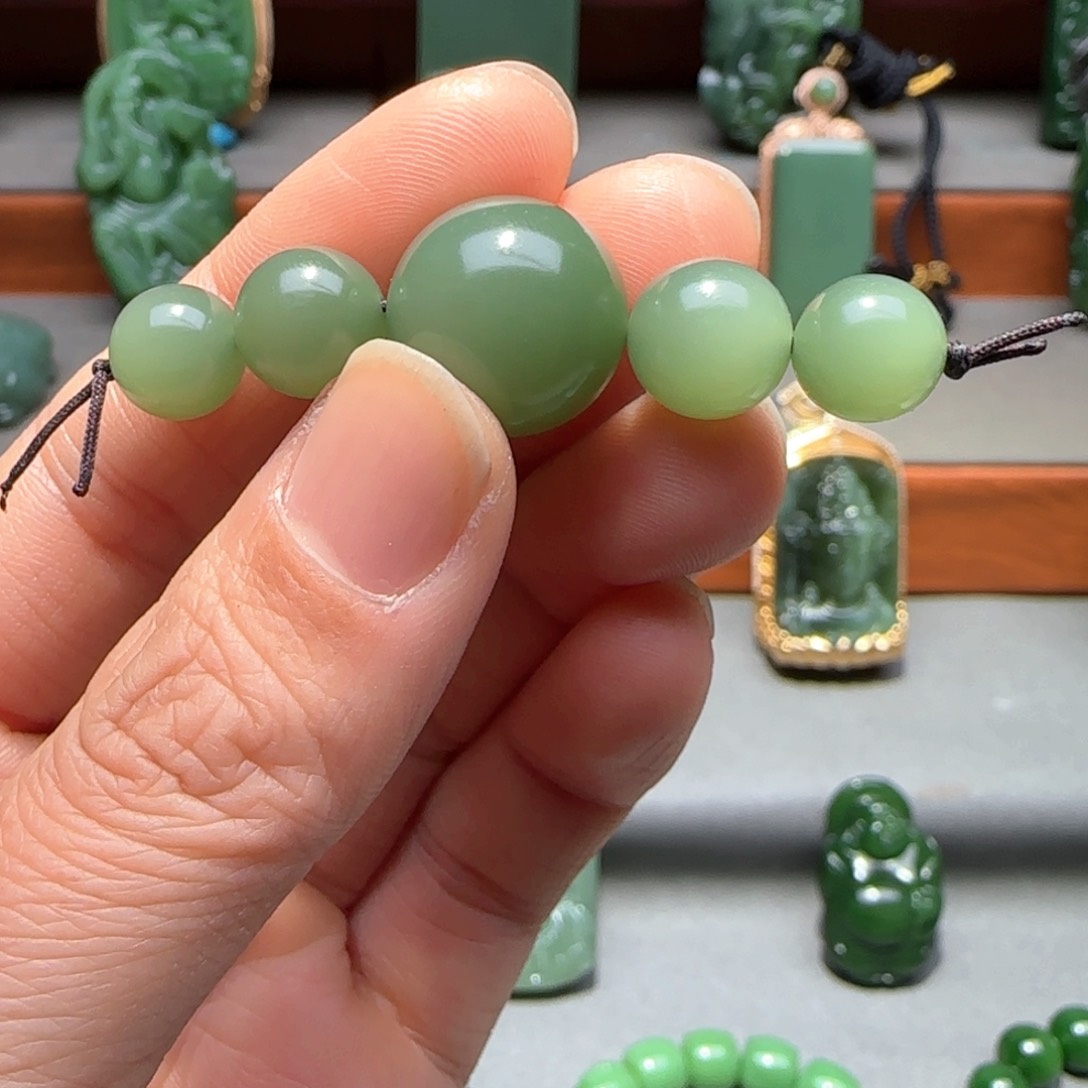 未镶嵌和田玉挂件