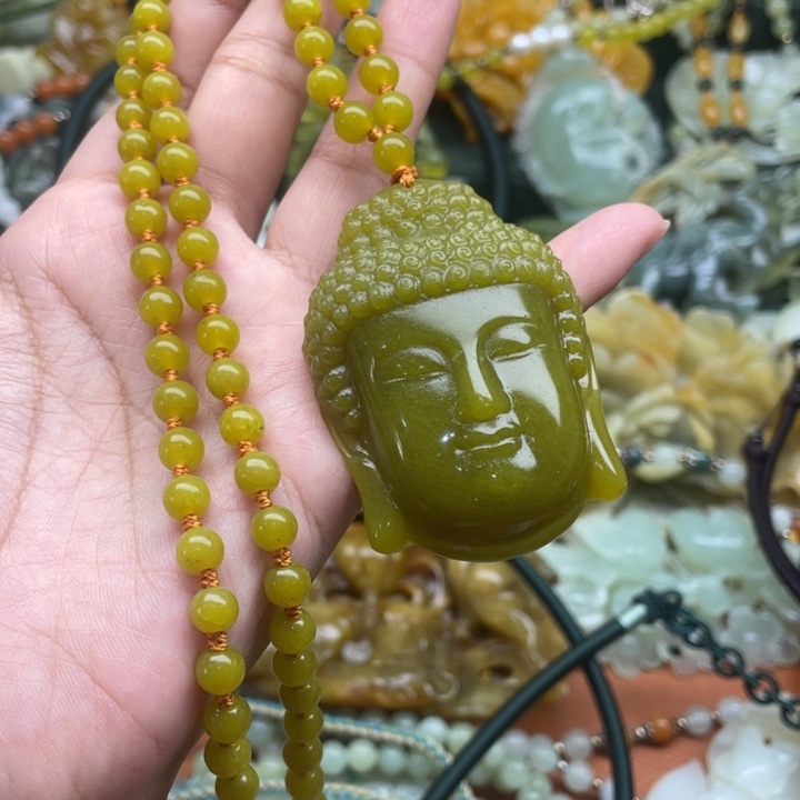 蛇纹石玉吊坠合金