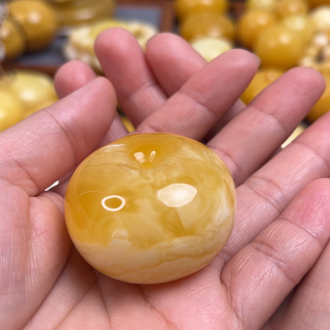 蜜蜡裸石未镶嵌虎皮扣