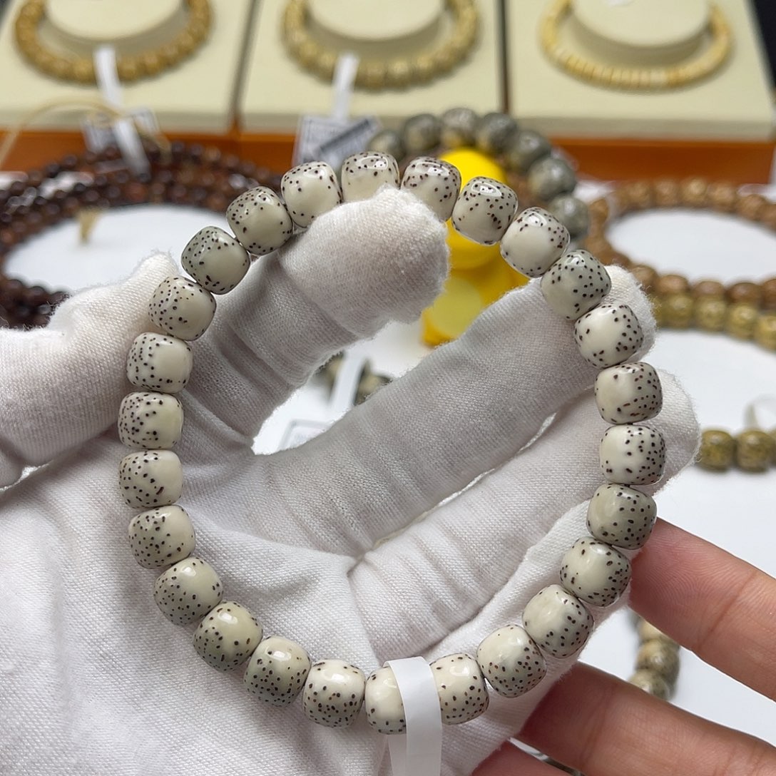 星月菩提吊坠灰背河豚