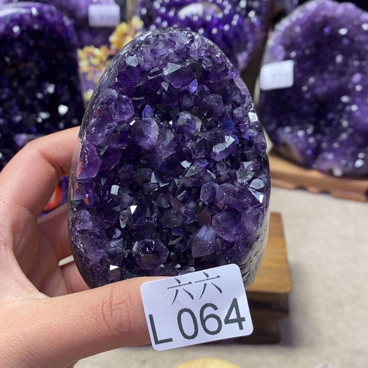 未镶嵌水晶大型摆件（非配饰）