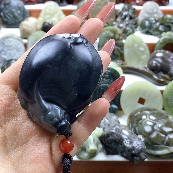 和田玉颈饰未镶嵌飒****)