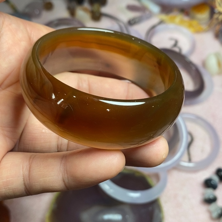 木***人未镶嵌玛瑙/玉髓珠宝奇石