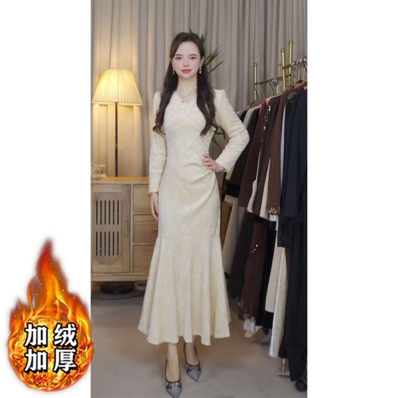 【时光】【加绒加厚】法式连衣裙女2025新款秋冬季显瘦长袖裙TX0218