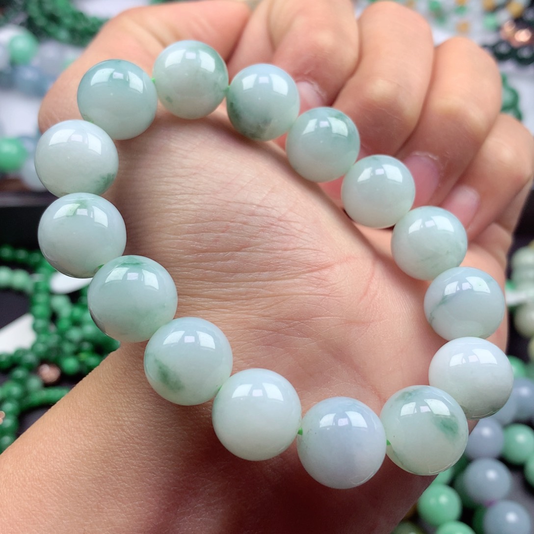 翡翠颈饰未镶嵌手串