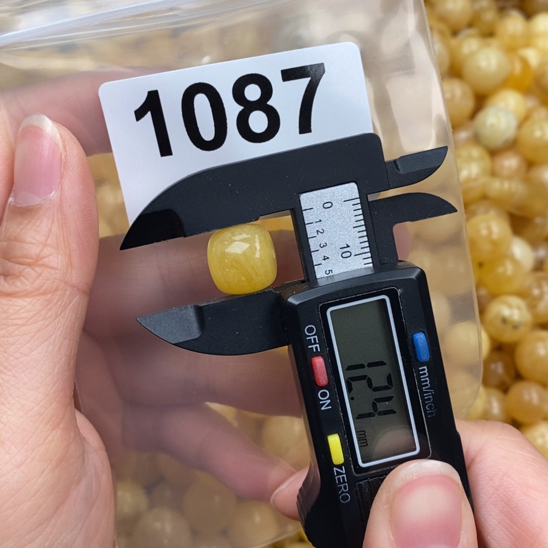 蜜蜡珠宝奇石未镶嵌