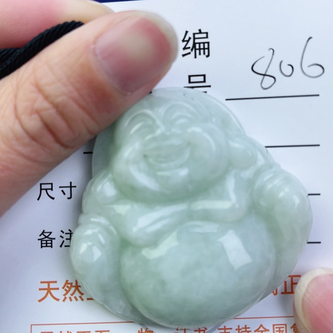 翡翠颈饰未镶嵌佛公