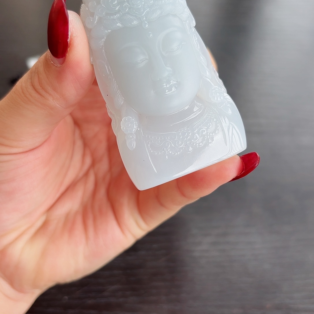 翡翠颈饰未镶嵌S****t观音