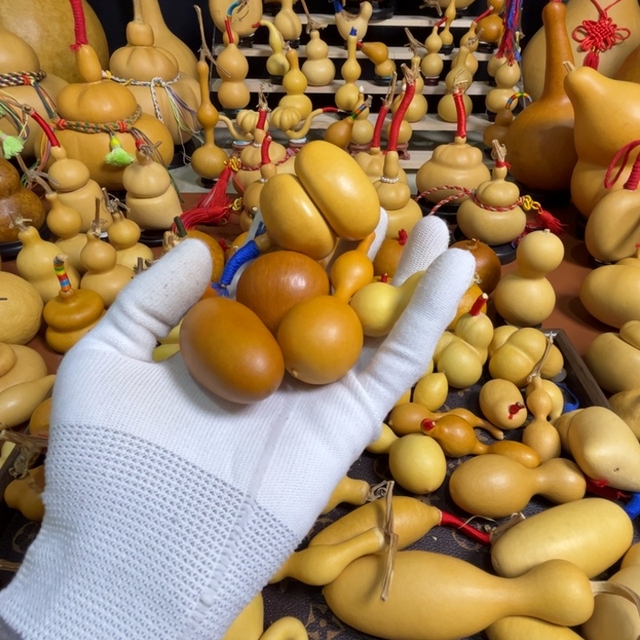 涵****葫芦手把葫芦蚂蚁，老皮蚂蚁鸡腿