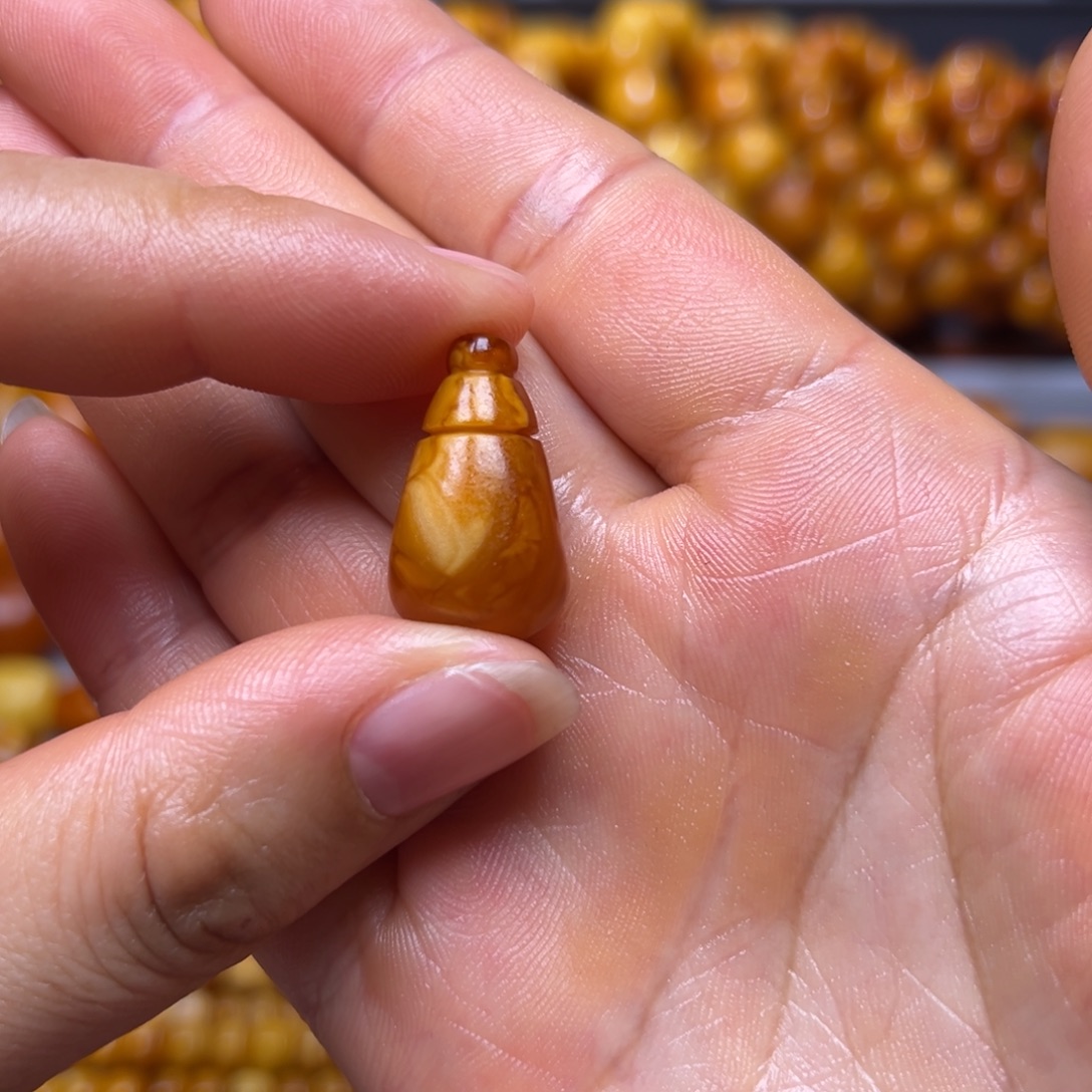 琥珀未镶嵌吊坠(不含链)