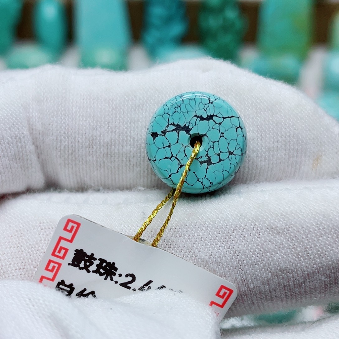 绿松石未镶嵌挂件