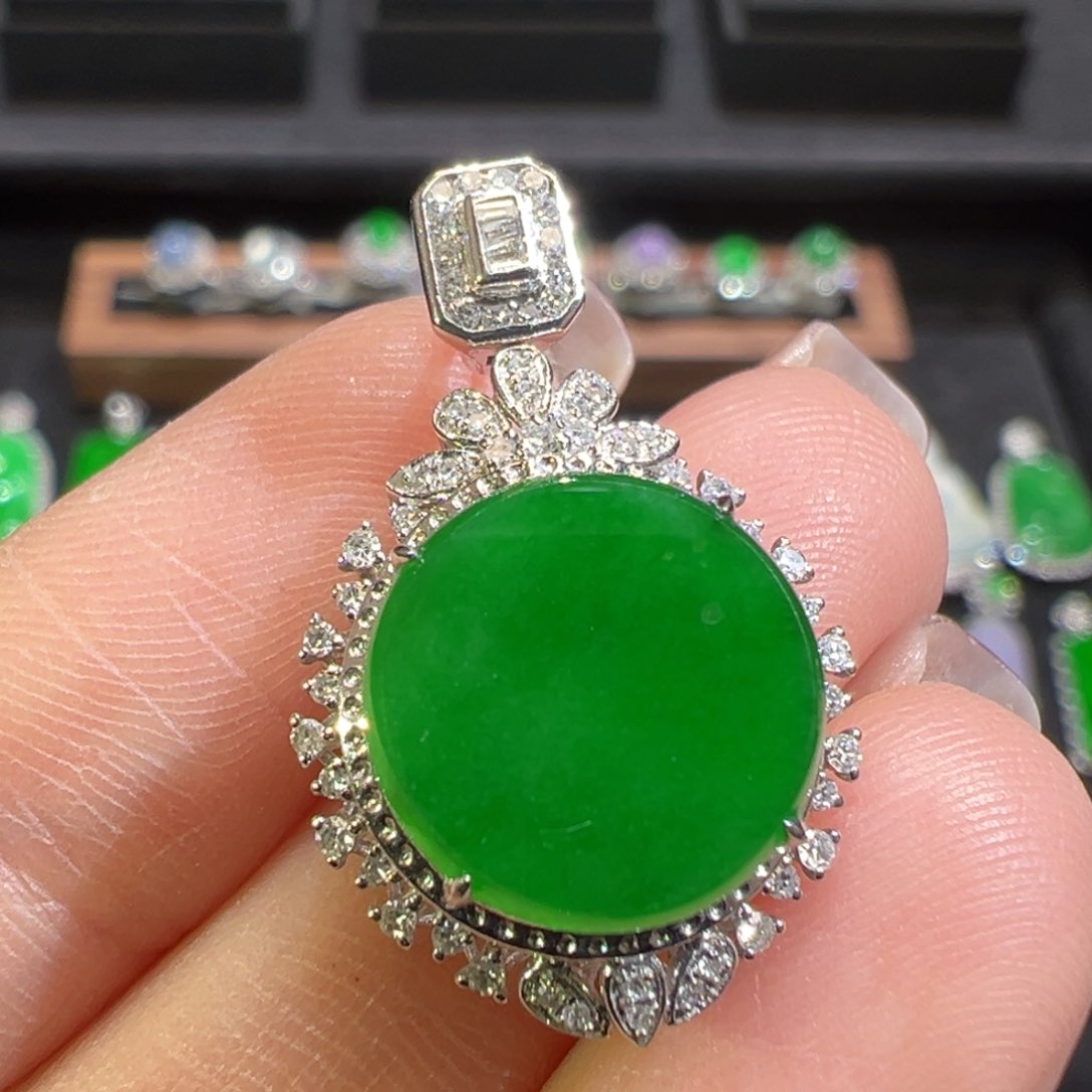 翡翠颈饰18K金镶嵌收到货48小时鉴赏期