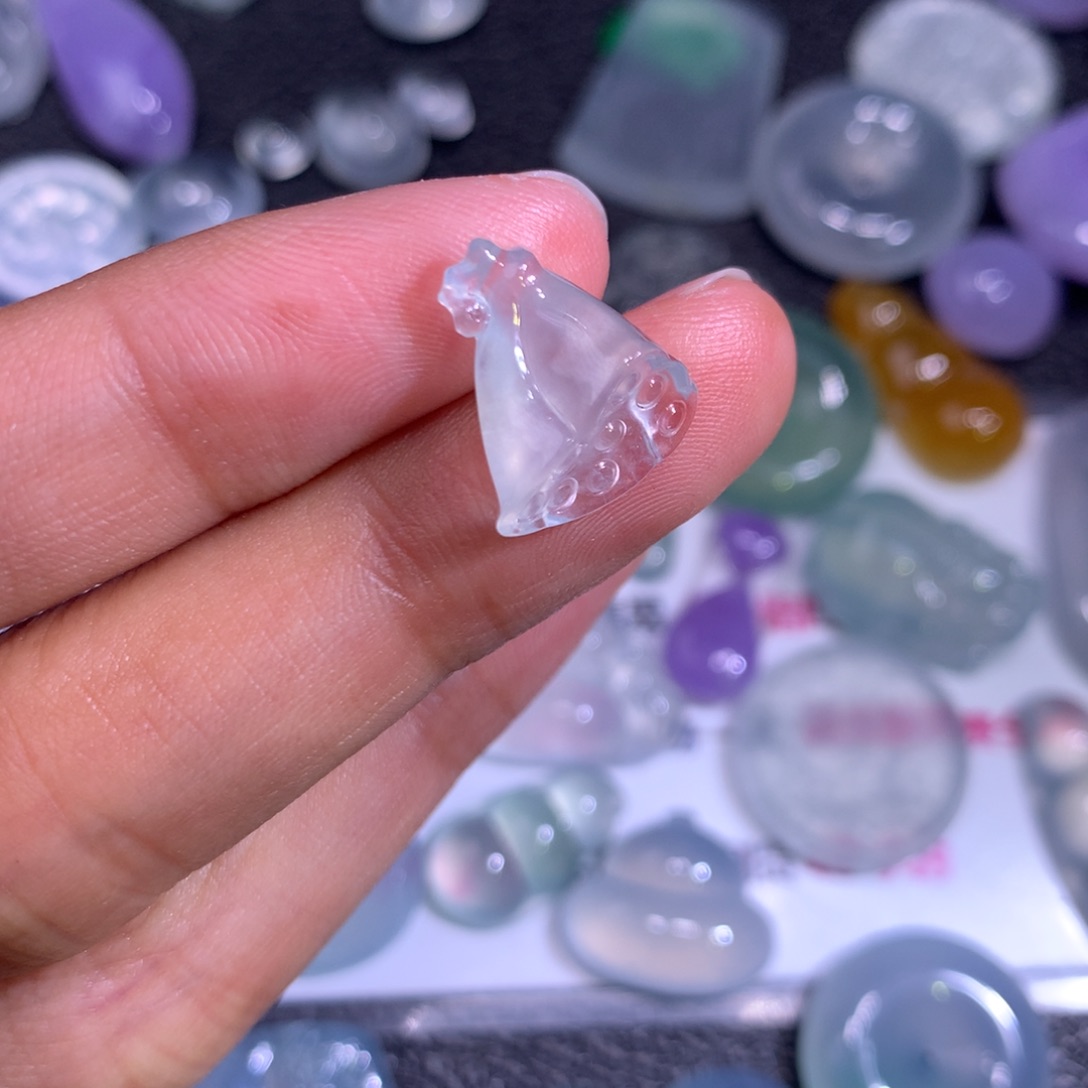 翡翠颈饰未镶嵌翡翠