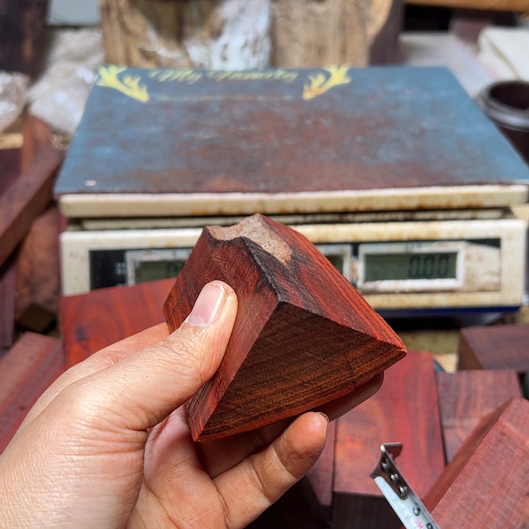 玉***麟檀香紫檀（小叶紫檀）