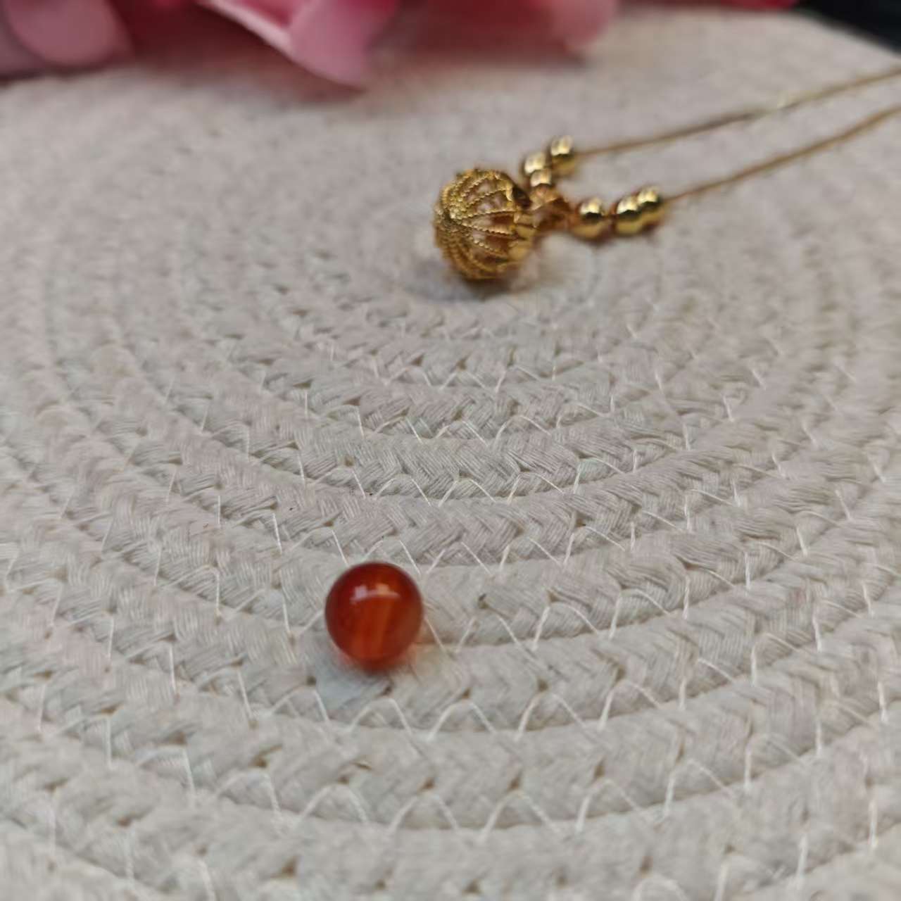 ZZZ JS009 精美时尚玛瑙珠配卡5+AU金珠 精美玛瑙赠绣球吊坠