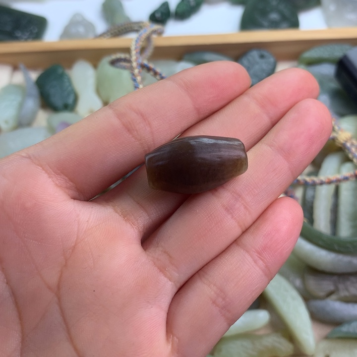 和田玉（糖玉）未镶嵌颈饰很**前