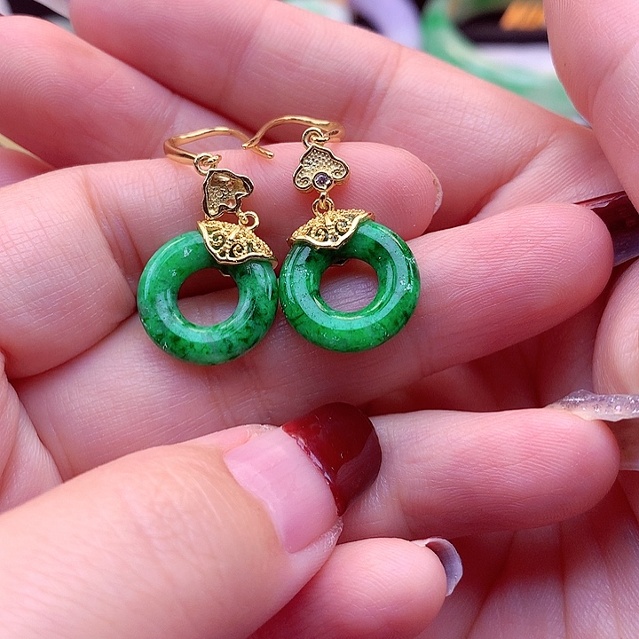 翡翠颈饰18K金镶嵌翡翠