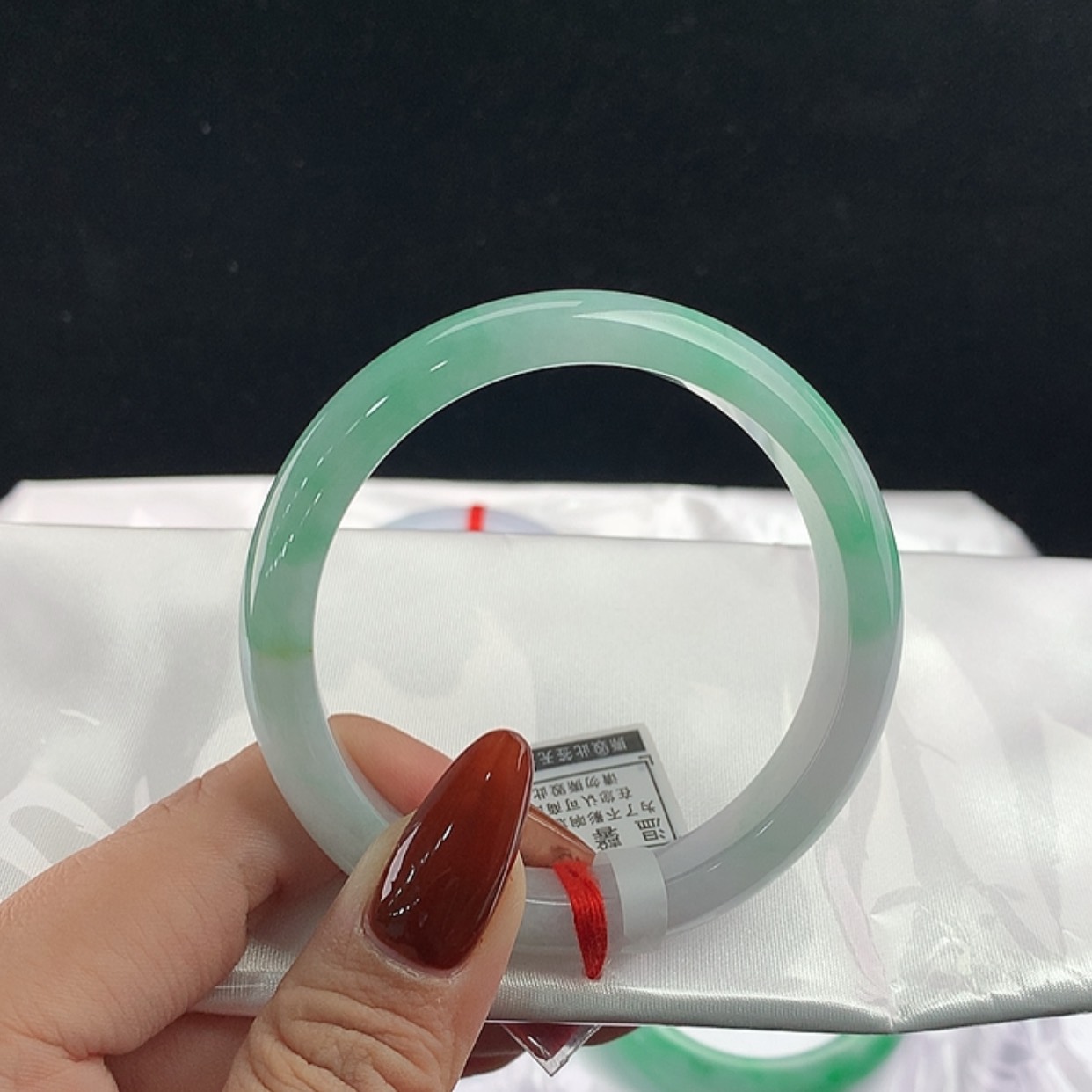 【闪购商品】未镶嵌手镯翡翠正57