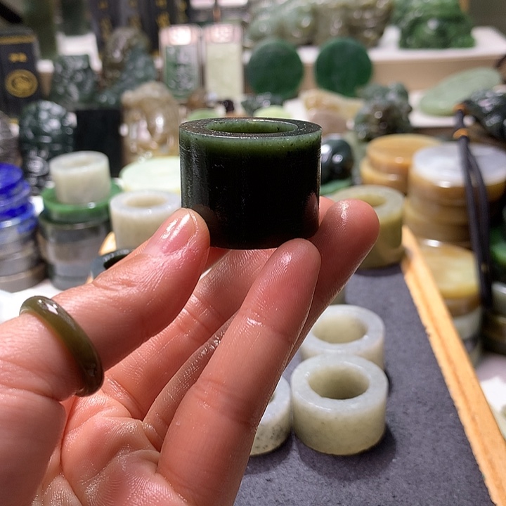 和田玉未镶嵌珠宝半成品