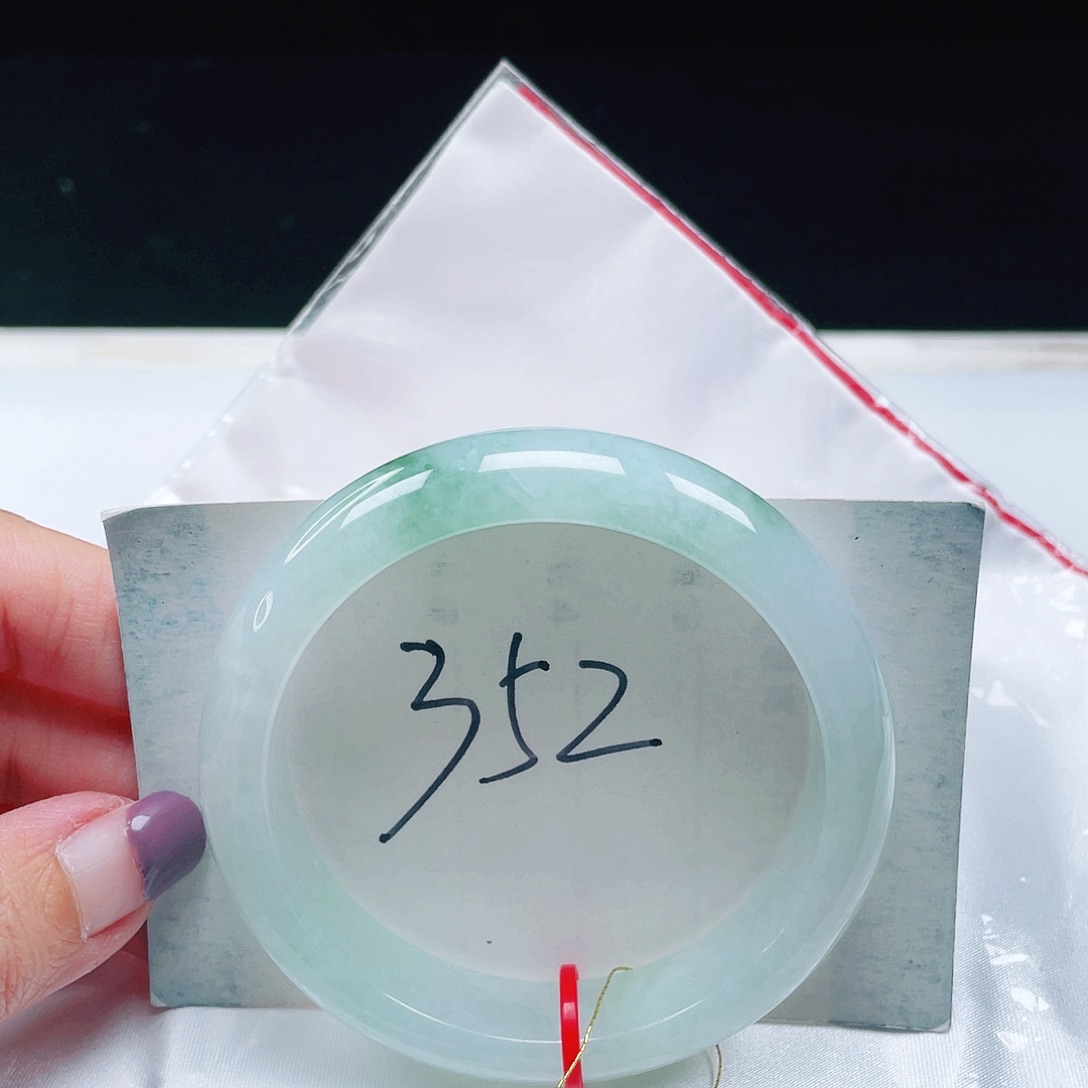 翡翠未镶嵌手镯缅甸翡翠55+