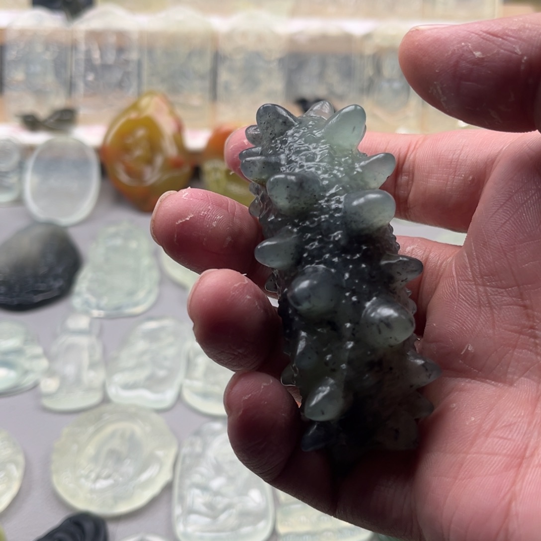 未镶嵌蛇纹石玉颈饰