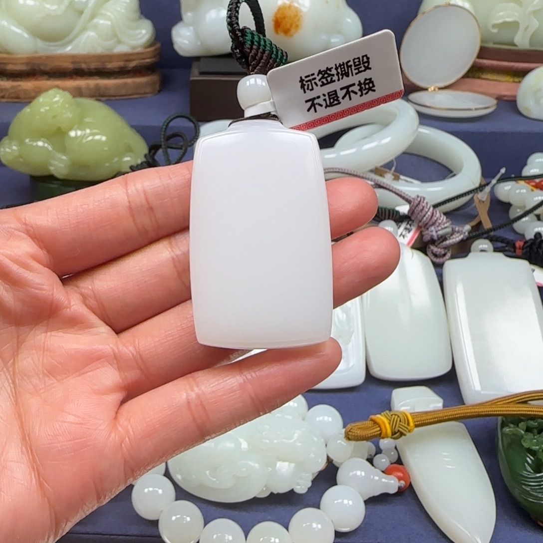 花***纳和田玉未镶嵌挂件