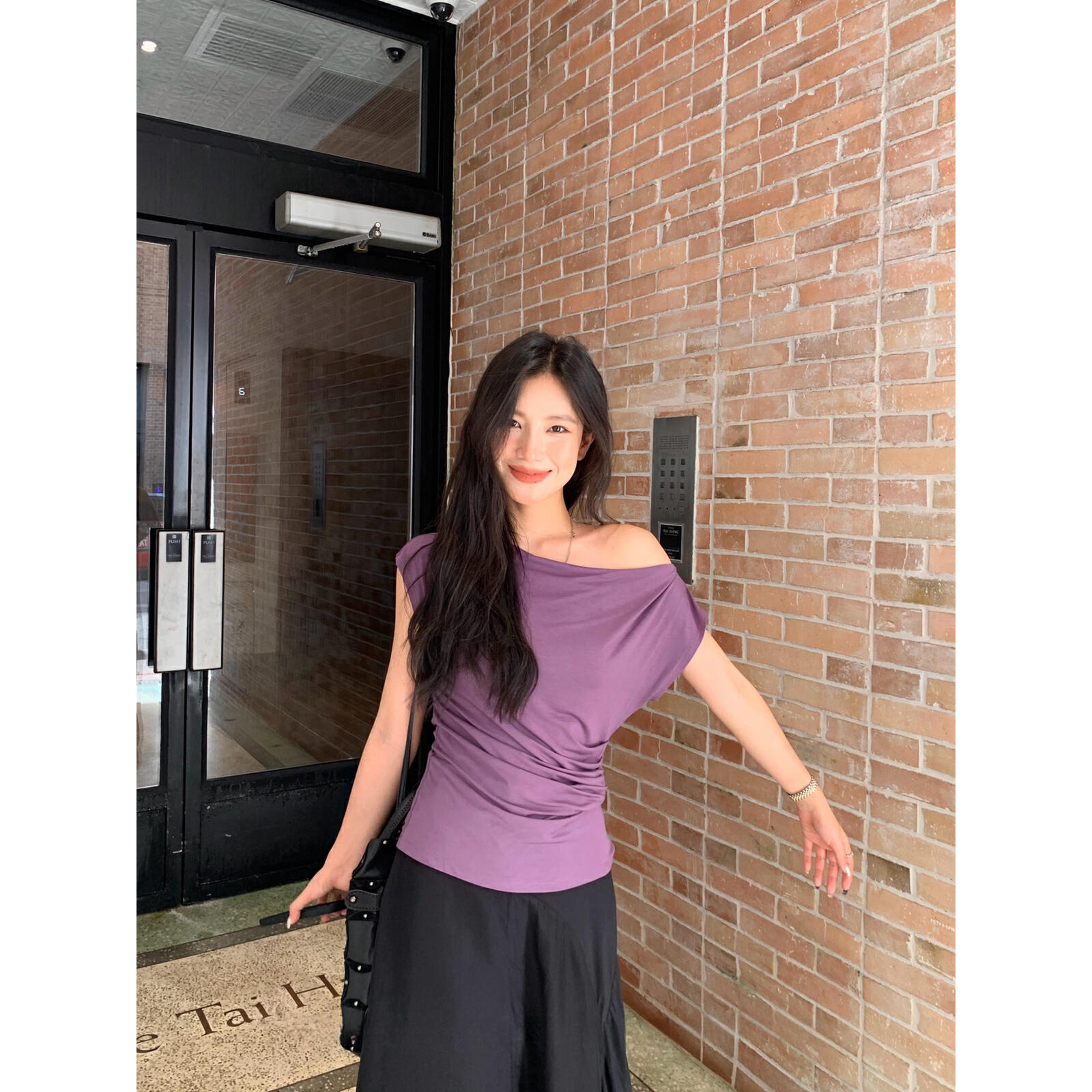 【淼】设计感褶皱斜肩修身收腰不规则T恤