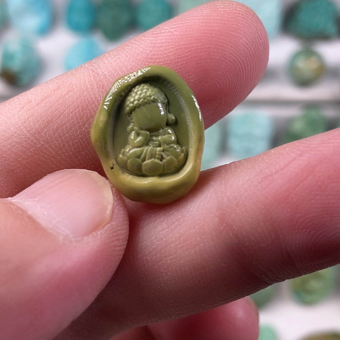 绿松石未镶嵌颈饰